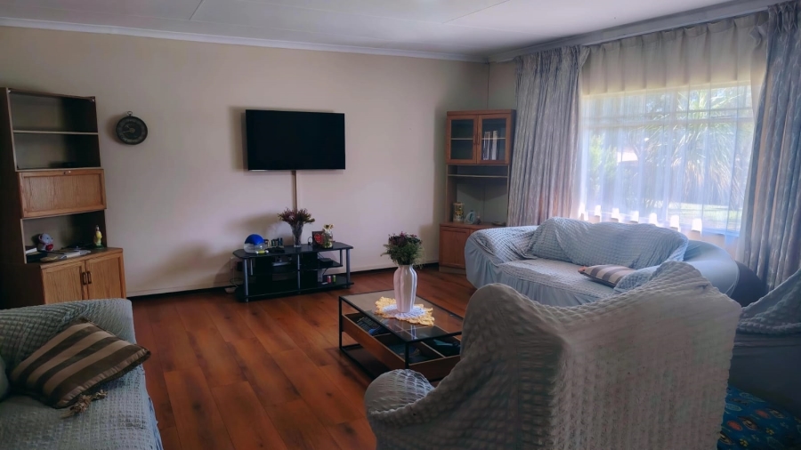 4 Bedroom Property for Sale in Vaalpark Free State